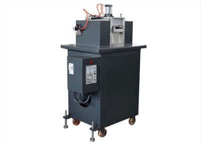 Granulator portalnega peletizerja